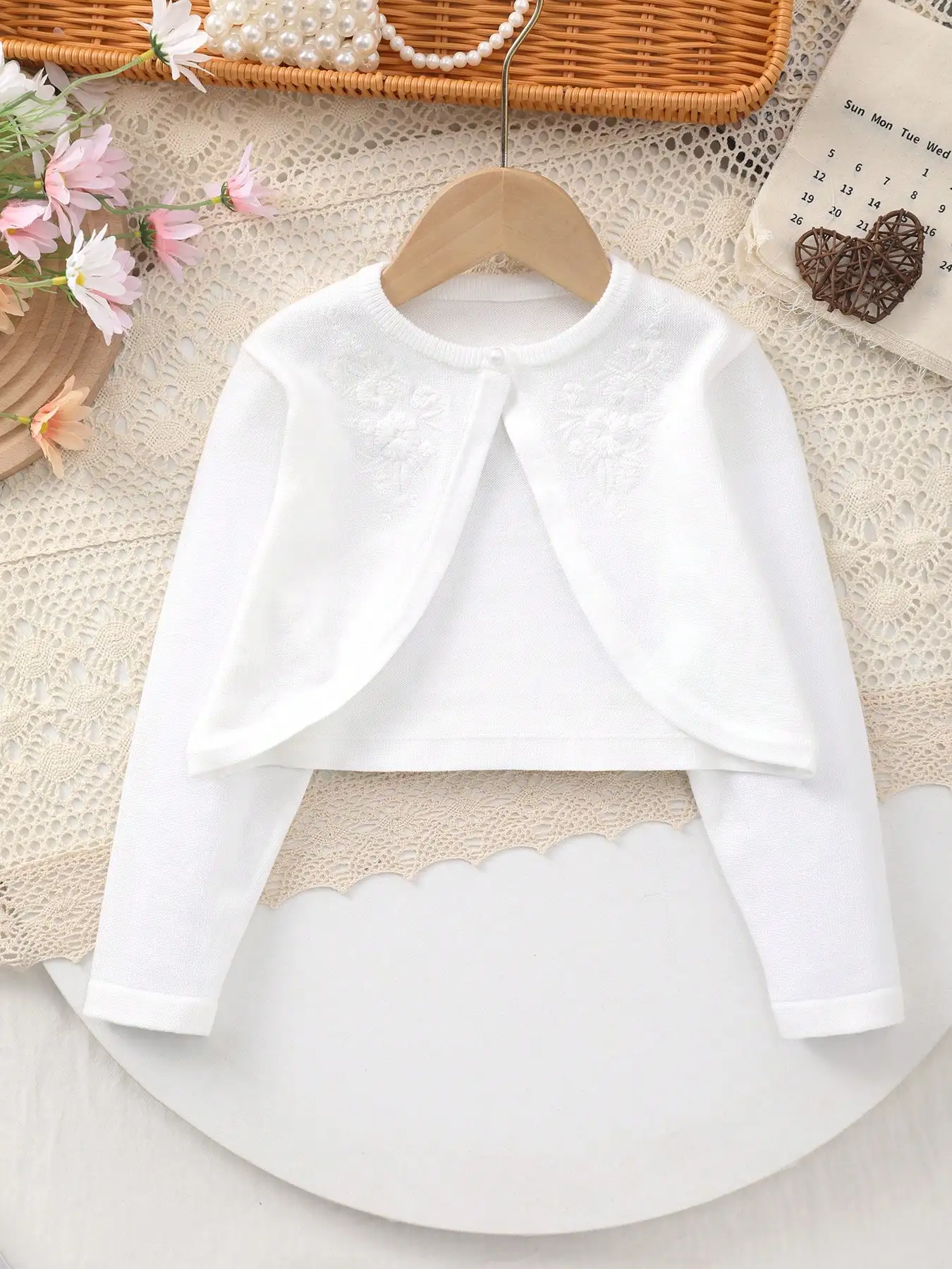 2026 New Style Girls' Knitted Cardigan for Spring and Autumn with Embroidered Outerwear.
