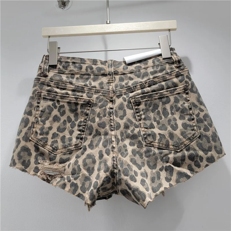 Cowboy Shorts Women Streetwear Broken Leopard Print New Summer 2025 Versatile and Slimming with Wide Legs Denim Half Pants Y2k