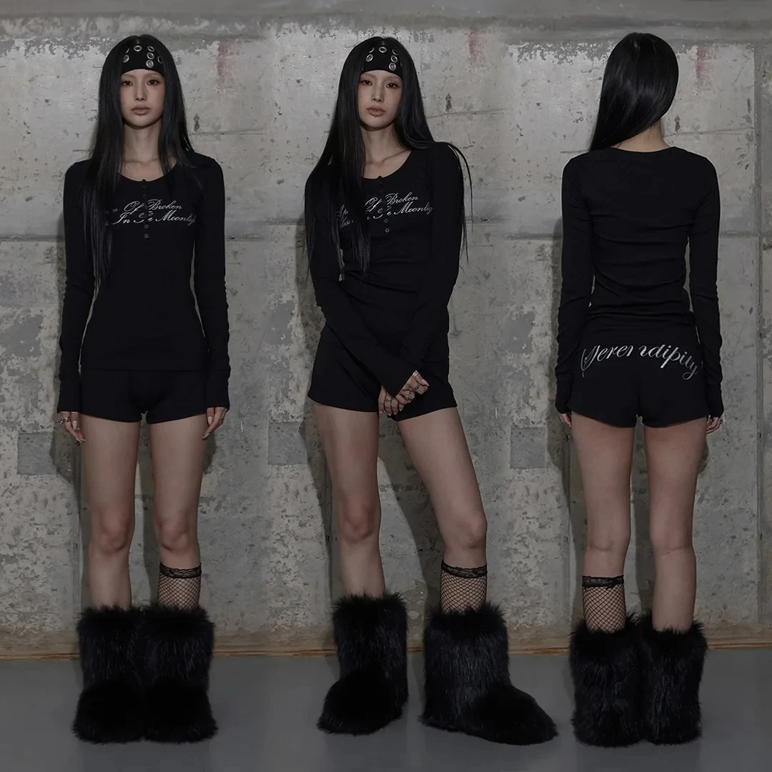 

Long sleeved button print English women's T-shirt with personalized luxury, fashionable slim fit, round neck, dark