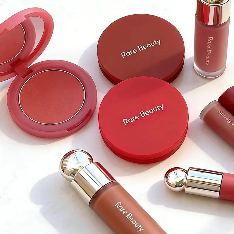 Novo Modelo da Marca de Moda Rare Beauty: Blush Cremoso Fosco, Blush Líquido em Pó Ventilado de Longa Duração e Conjunto de Blush em Pó para Lábios