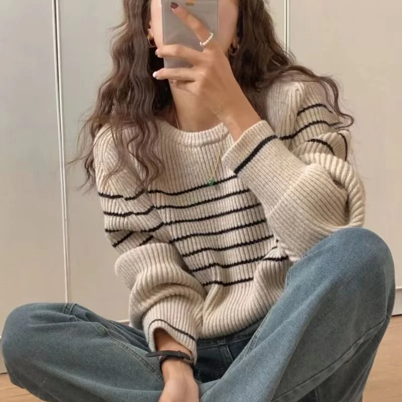 Fashionable stripe languid breeze cashmere sweater woman autumn winter 100 go with round neck sweater loose pullover sweater