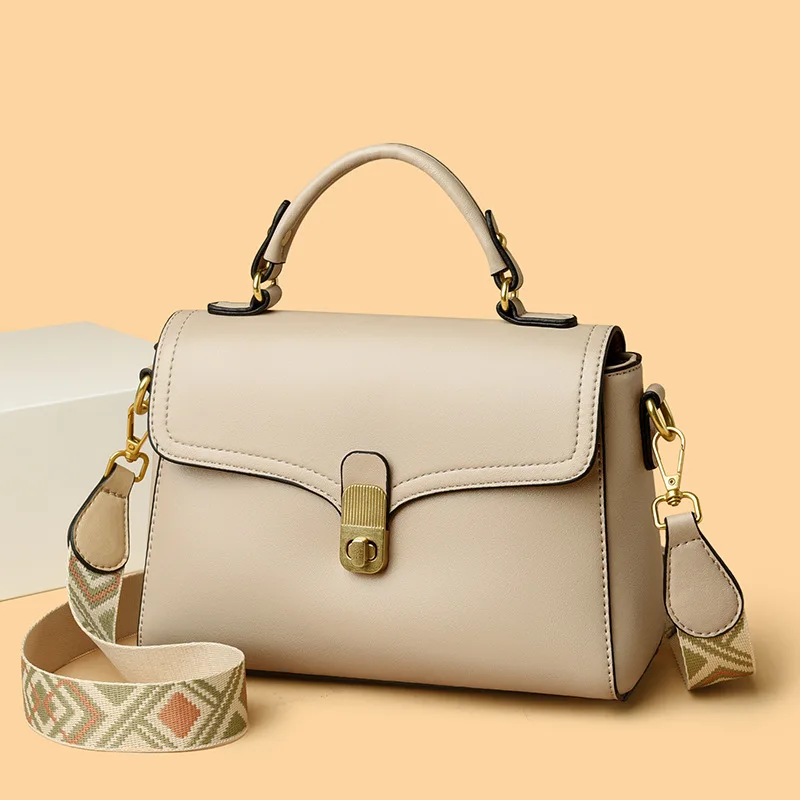 

‌2025 Korean Fashion Square Bag - Wide Strap Shoulder Messenger Bag - Versatile Small Handbag with Large Capacity‌