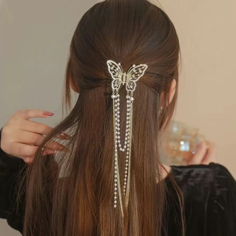 1 pz pieno di diamanti Hollow farfalla nappa accessori per capelli, catena di perline di perle indietro della Clip di presa della testa, Clip di