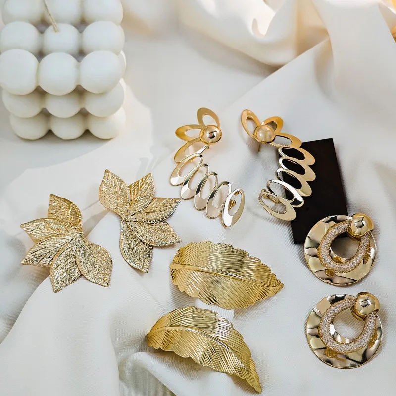 Geometric Leaf Hollowed Out Statement Earrings for Women Creative and Exaggerated Retro Heavy Metal Fan-shaped Circular Earrings