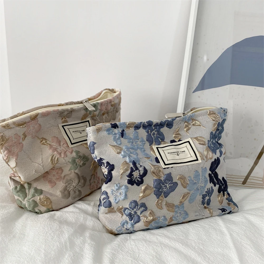 Relief Flowers Makeup Pockets Large Capacity Simple Mobile Phone Bag Portable Multi-function Fashion Casual for Weekend Vacation