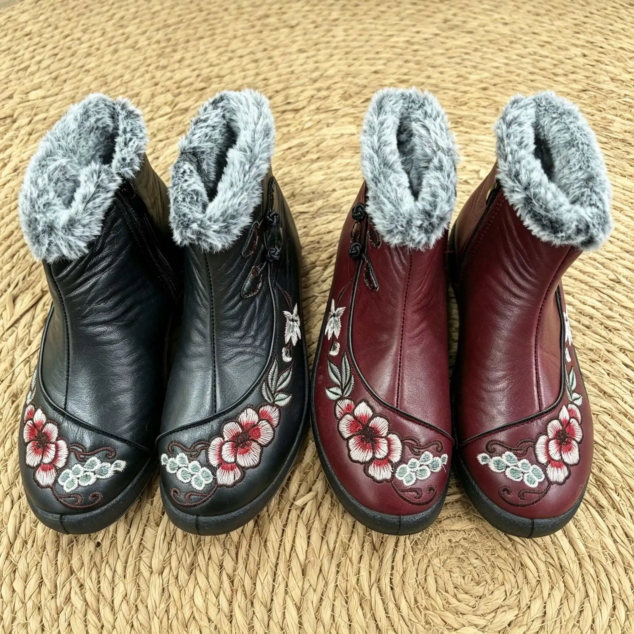Winterstiefel für Damen mit ethnischer Blumenstickerei, Kunstleder mit gepolstertem Futter, warm und bequem, lässiger Stil, Schneestiefel. – Detail 1