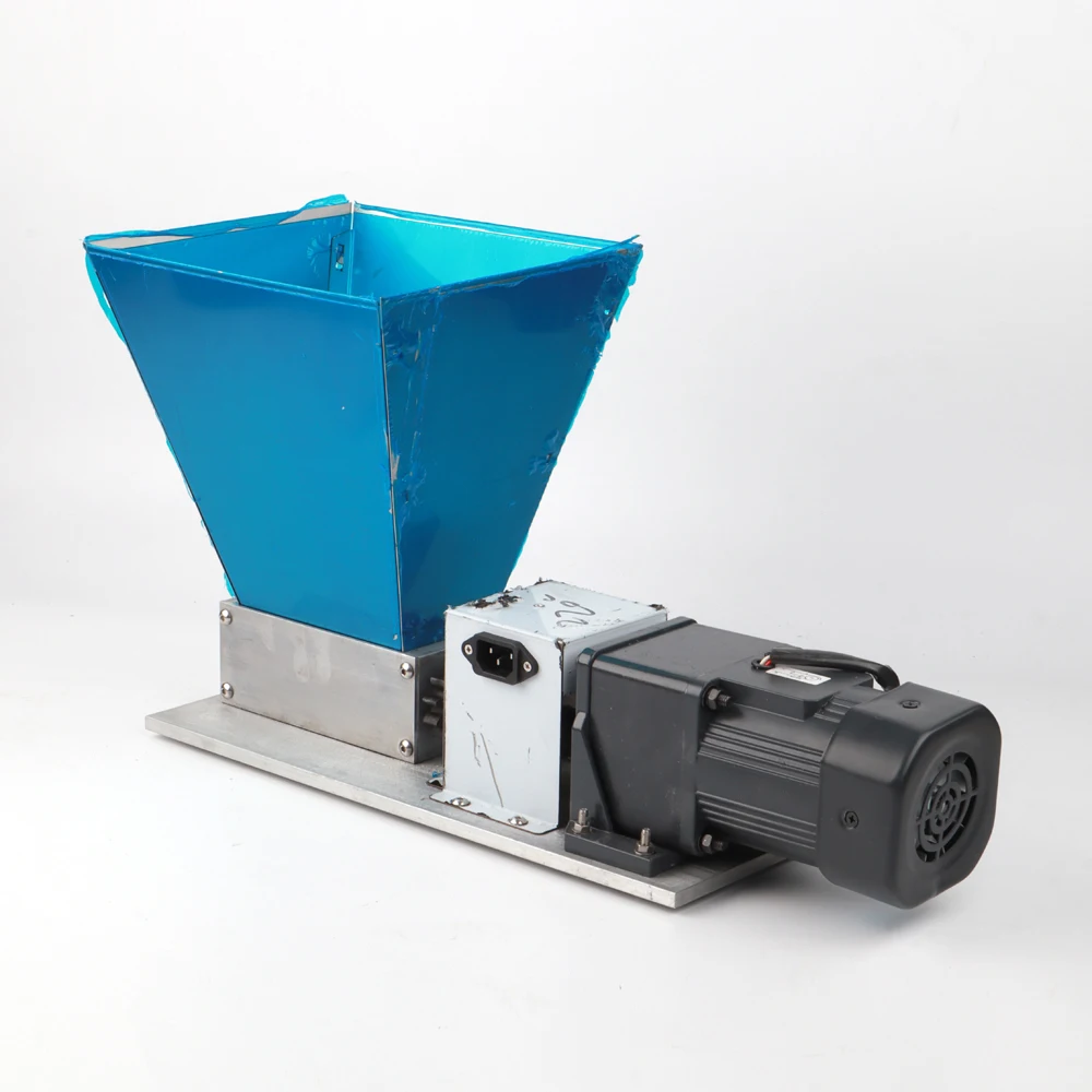 110V 220V Automatic Cocoa Bean Peeling Machine Electric Cocoa Cracker Multifunctional Malt Crusher