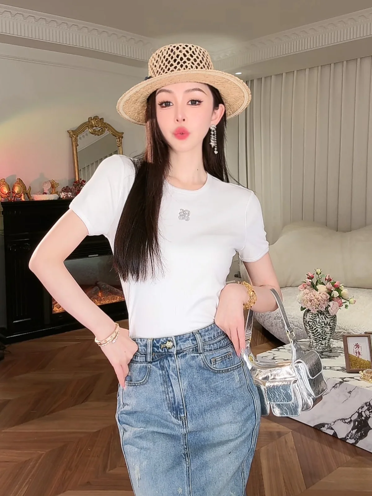 

Модная универсальная высококачественная вязаная футболка с коротким рукавом от Yu Xiaoxiao, легкая, дышащая, коллекция Весна 2025, новинка