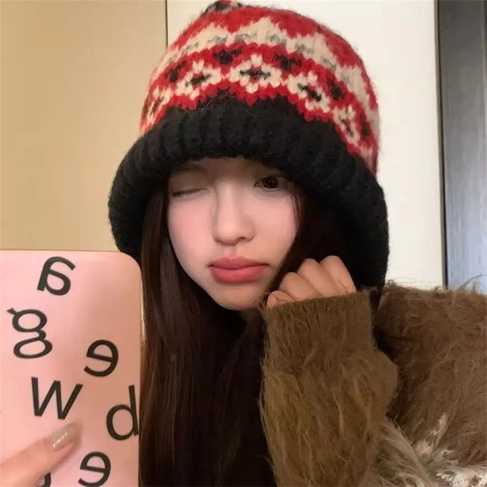 Fashion With Strap Jacquard Knitting Hat Ear Protection Warm Earmuffs Pile Cap Wind-Resistant Lace up Pullover Bonnets