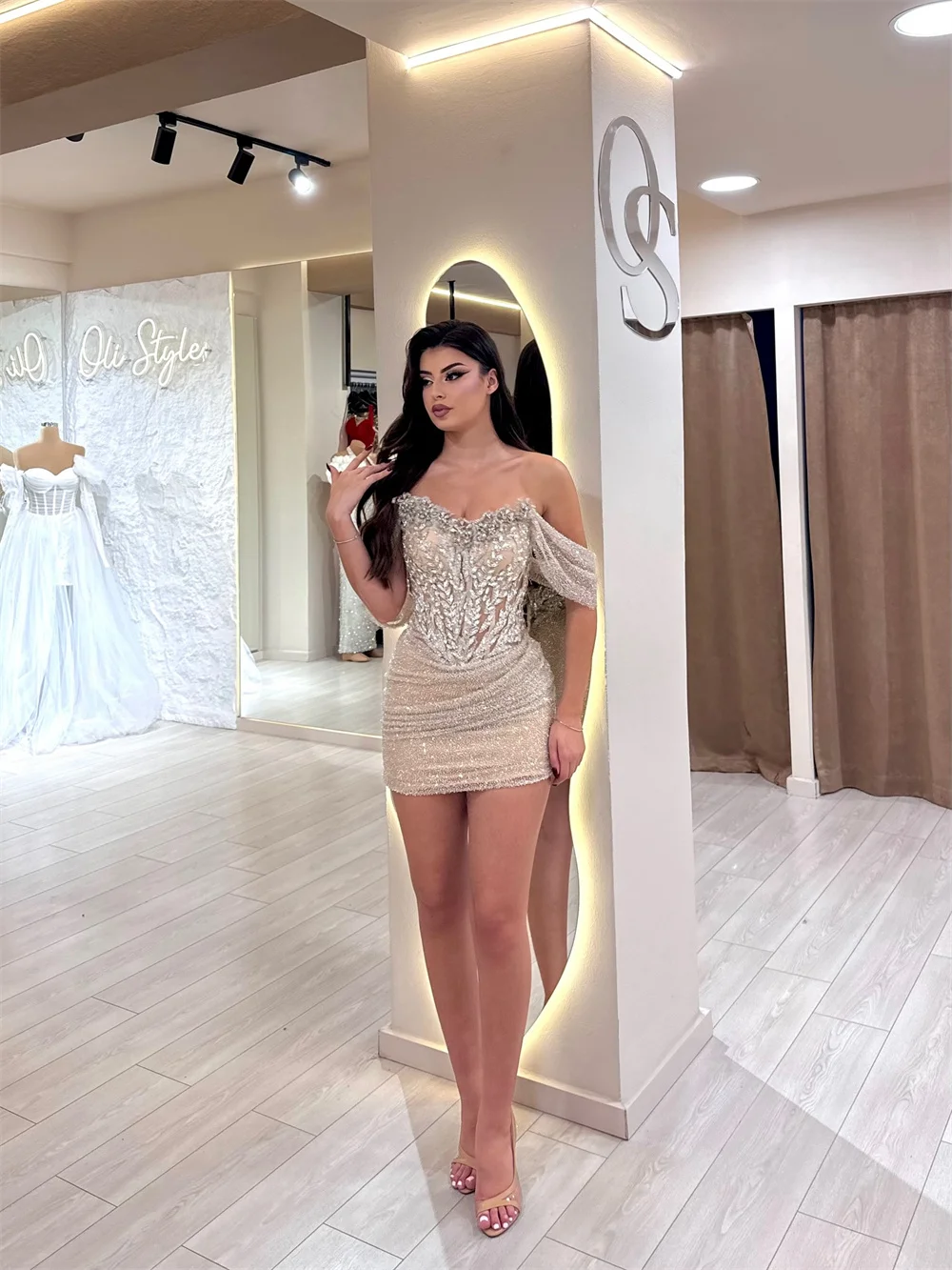 Cathy personalizado de lujo brillo hoja diamantes de imitación vestido de graduación fuera del hombro vestidos de noiva Mini plisados vestidos de noche 2025