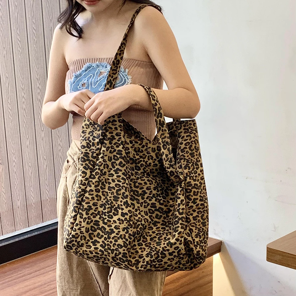 Large capacity leopard canvas bag, fashion trend practical, multi-functional niche shoulder bag