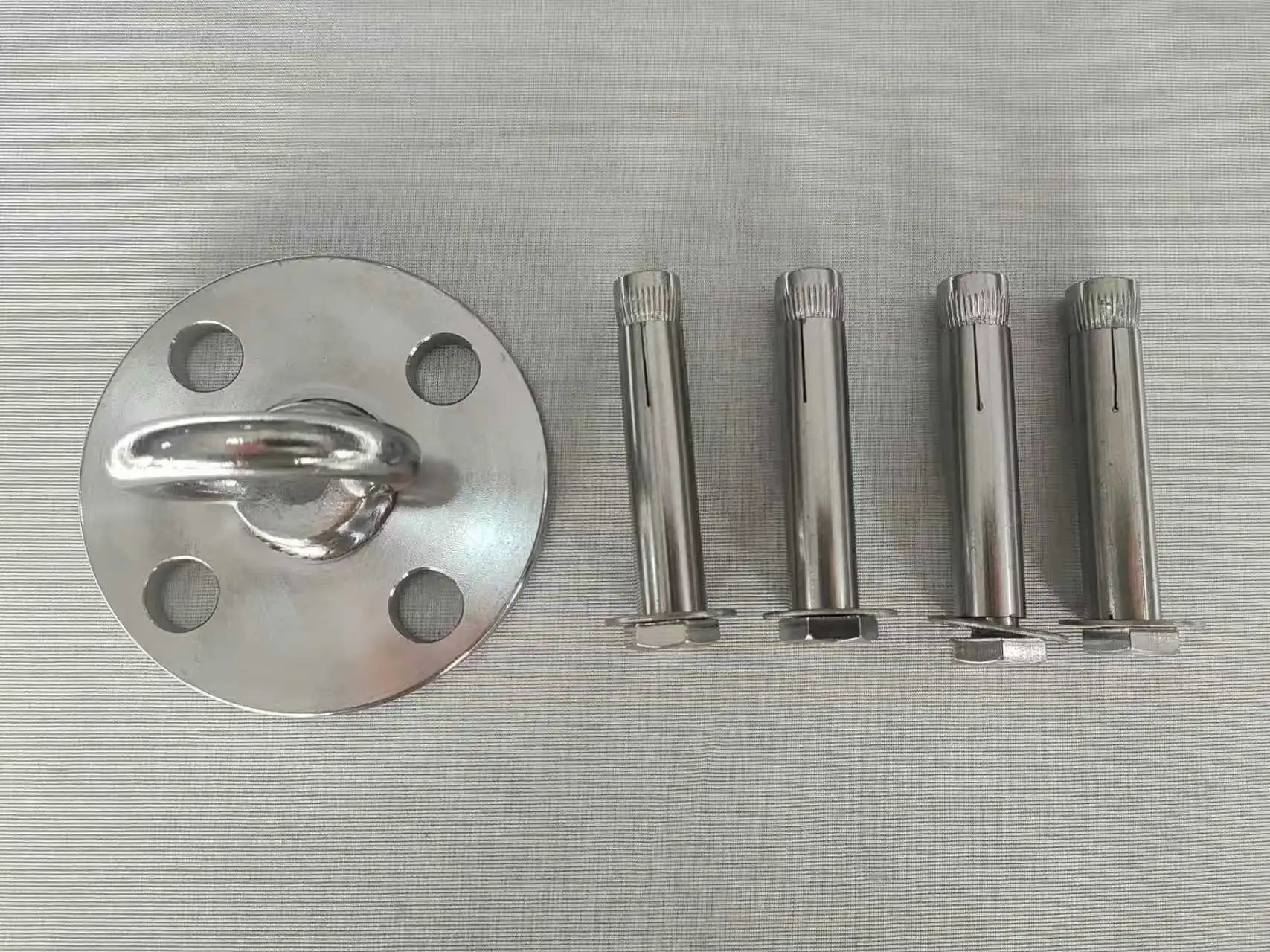 

10 перфорированных пластин + 5 комплектов для банджи-дэнса + 10 цепей-дэйзи