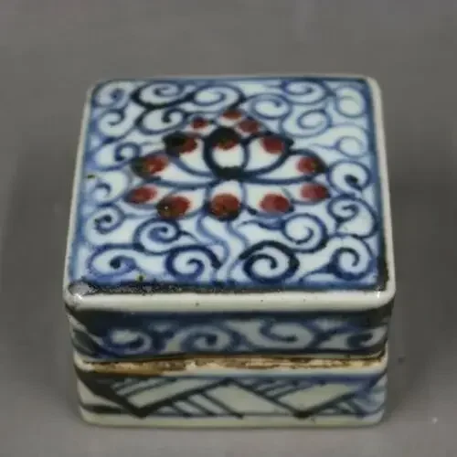 Old Chinese Blue and White Porcelain Hand Painted Red Tangled Lotus Rouge Box