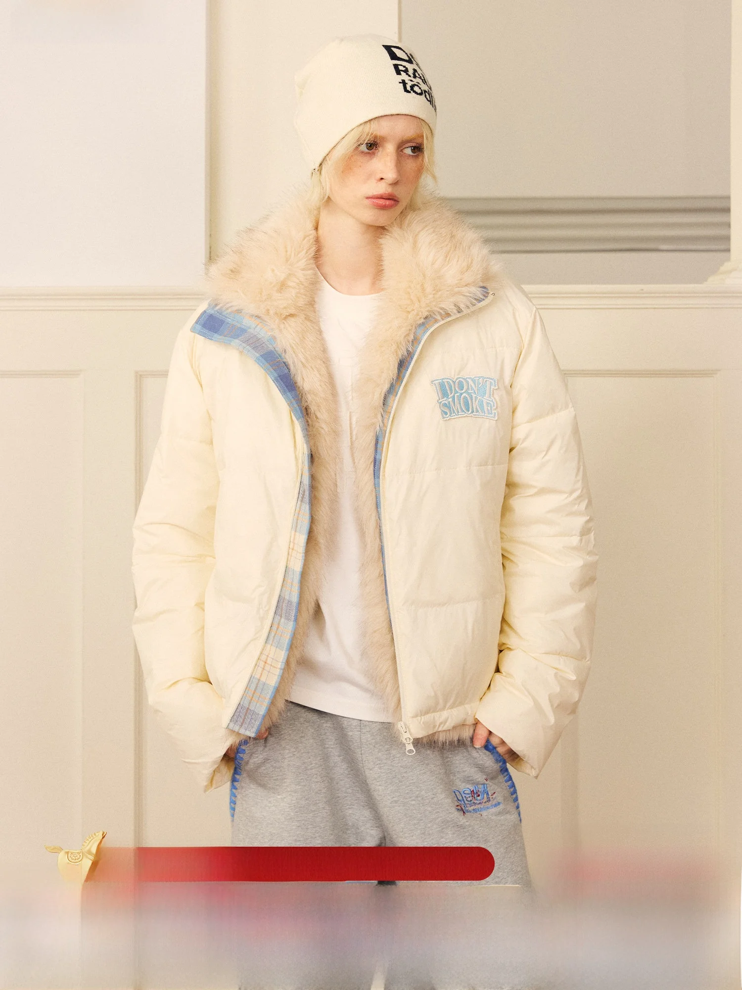 

Зимняя утепленная фланелевая куртка с большим меховым воротником, принтованными вставками, из полиэфирного волокна, теплая, стандартный крой