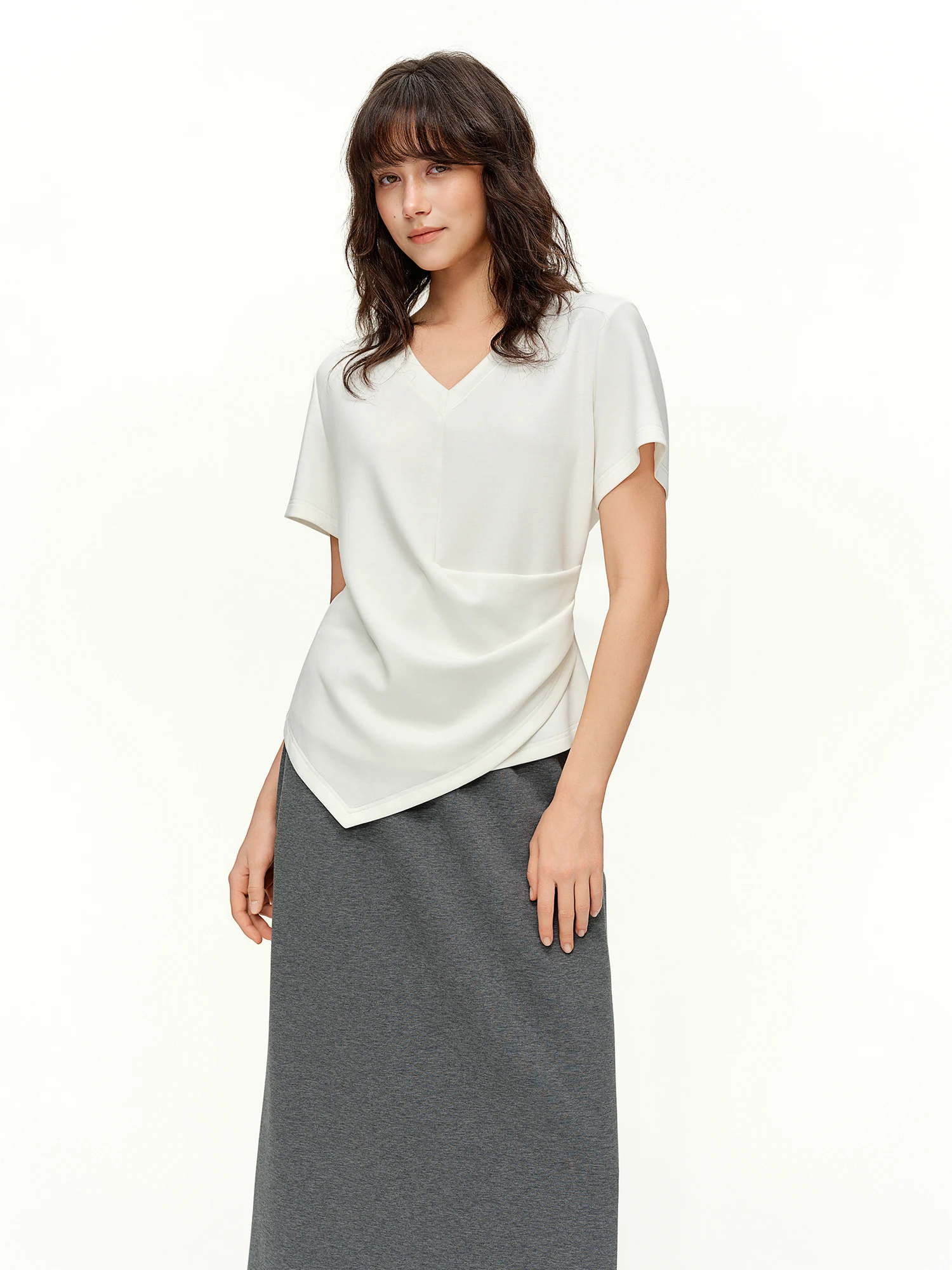 DUSHU Women's Pleated Waist-Defining Asymmetrical T-Shirt: 2026 Spring New Versatile Fitted Short Sleeve Top Essentials V-neck