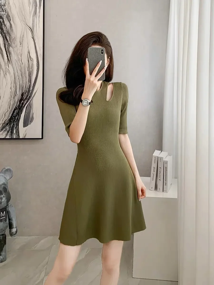 

Women Shoulder Hollow out Knit Dress Short Sleeve Slim Round Neck Back Buttons Female Temperament Mini Robes 2024 Spring Summer