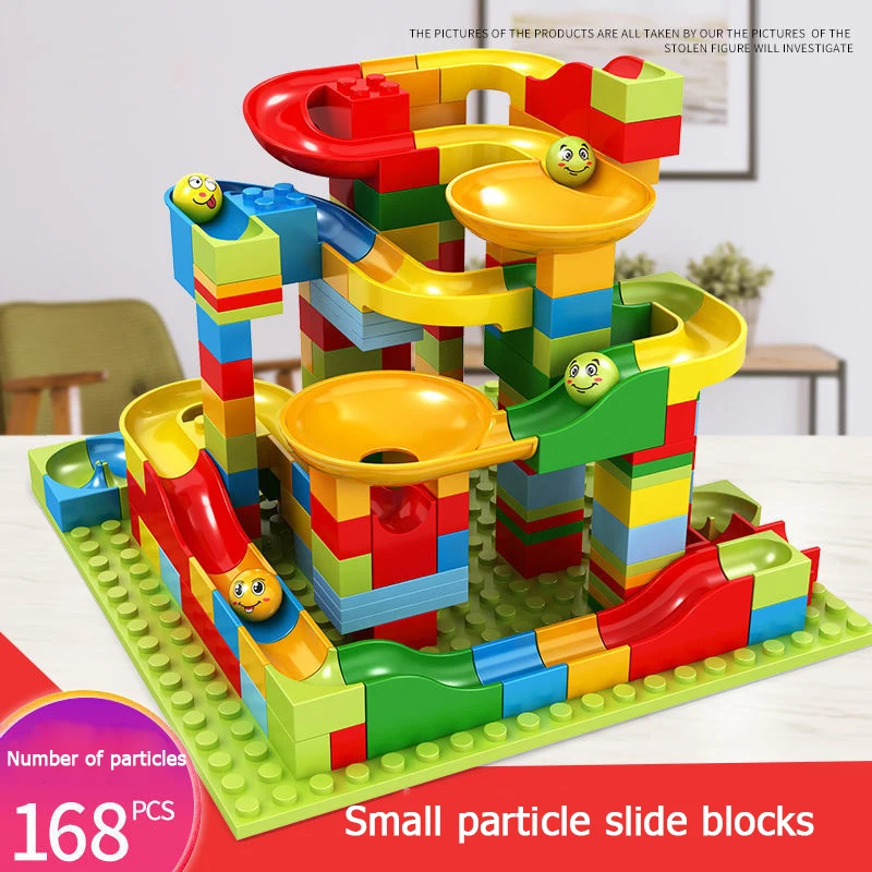 Vendita calda Marmo Race Run Blocks Labirinto Palla Pista Blocchi di costruzione Imbuto di plastica Scivolo Assemblare Mattoni fai da te Regalo per bambini