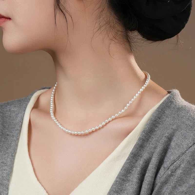 Freshwater pearl necklace 4-5mm small rice pearls with slight teardrop shape and strong luster, an essential accessory for elegant women on daily dates