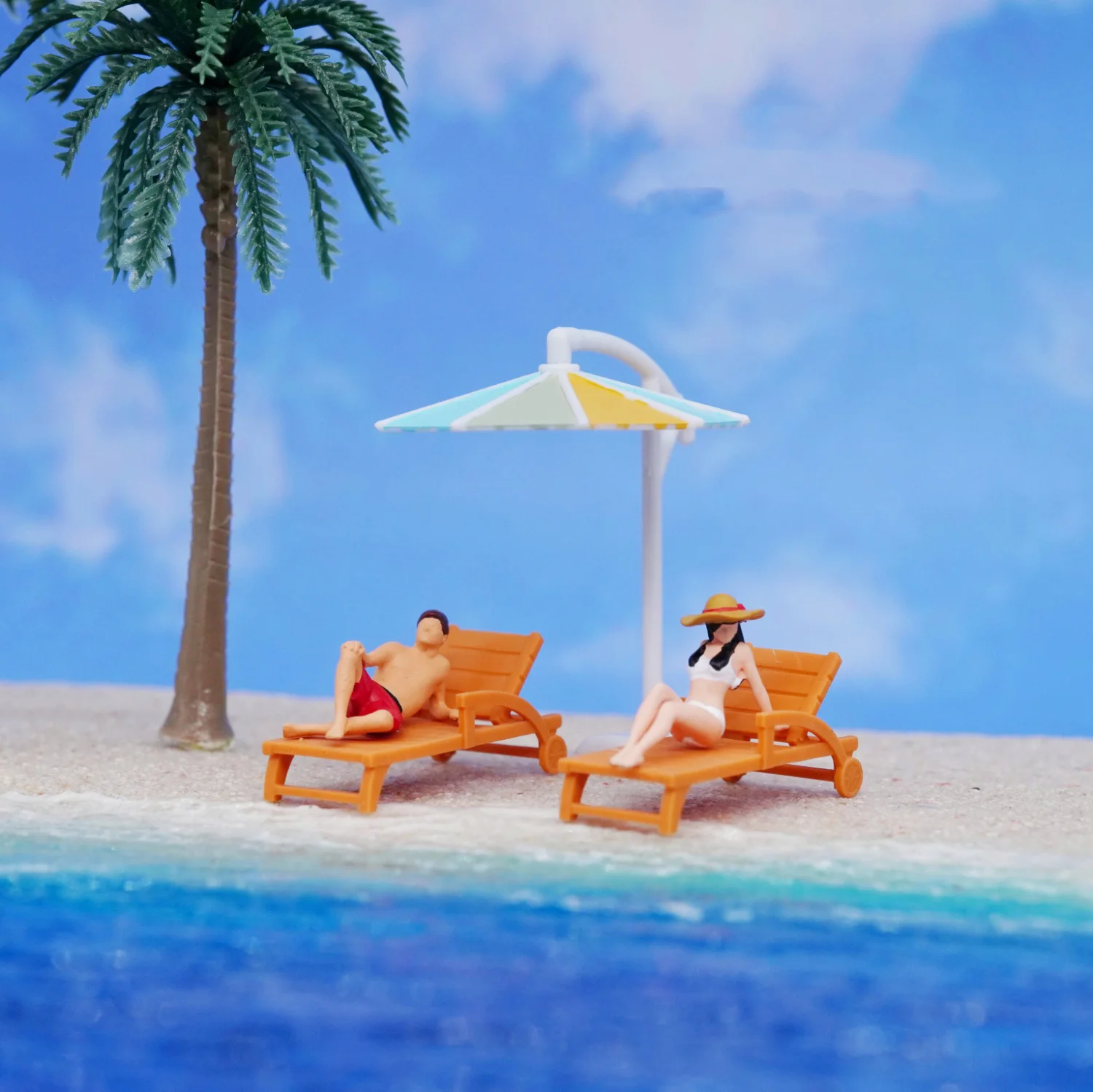 

Resin Diorama 1/64 Santa Beach Chair Bikini Miniature Figures Miniatura 1/87 Minifigures Model DIY Figure Toys Collectible