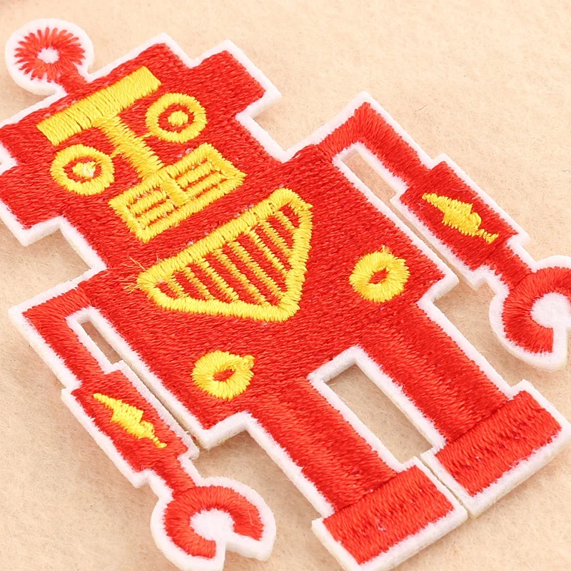 Embroidered Thermoadhesive patch Cute robot Shape Stickers Sewing Accessories Embroidery Child Clothing Iron patch