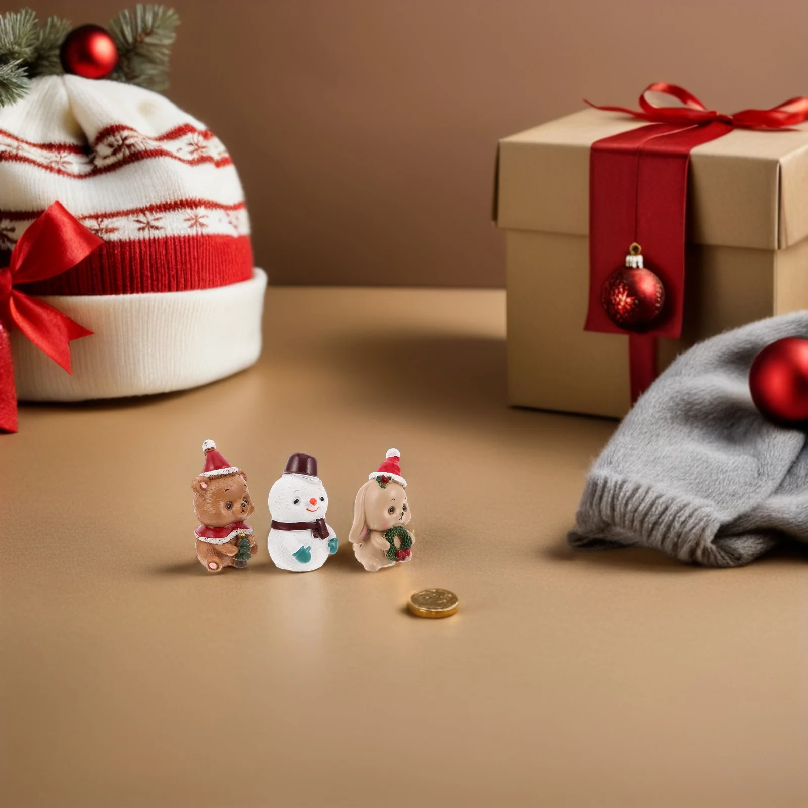 

6Pcs Christmas Resin Mini Santa Claus Snowman Rabbit Hedgehog Winter Decor for Home Office Holiday Party Supplies