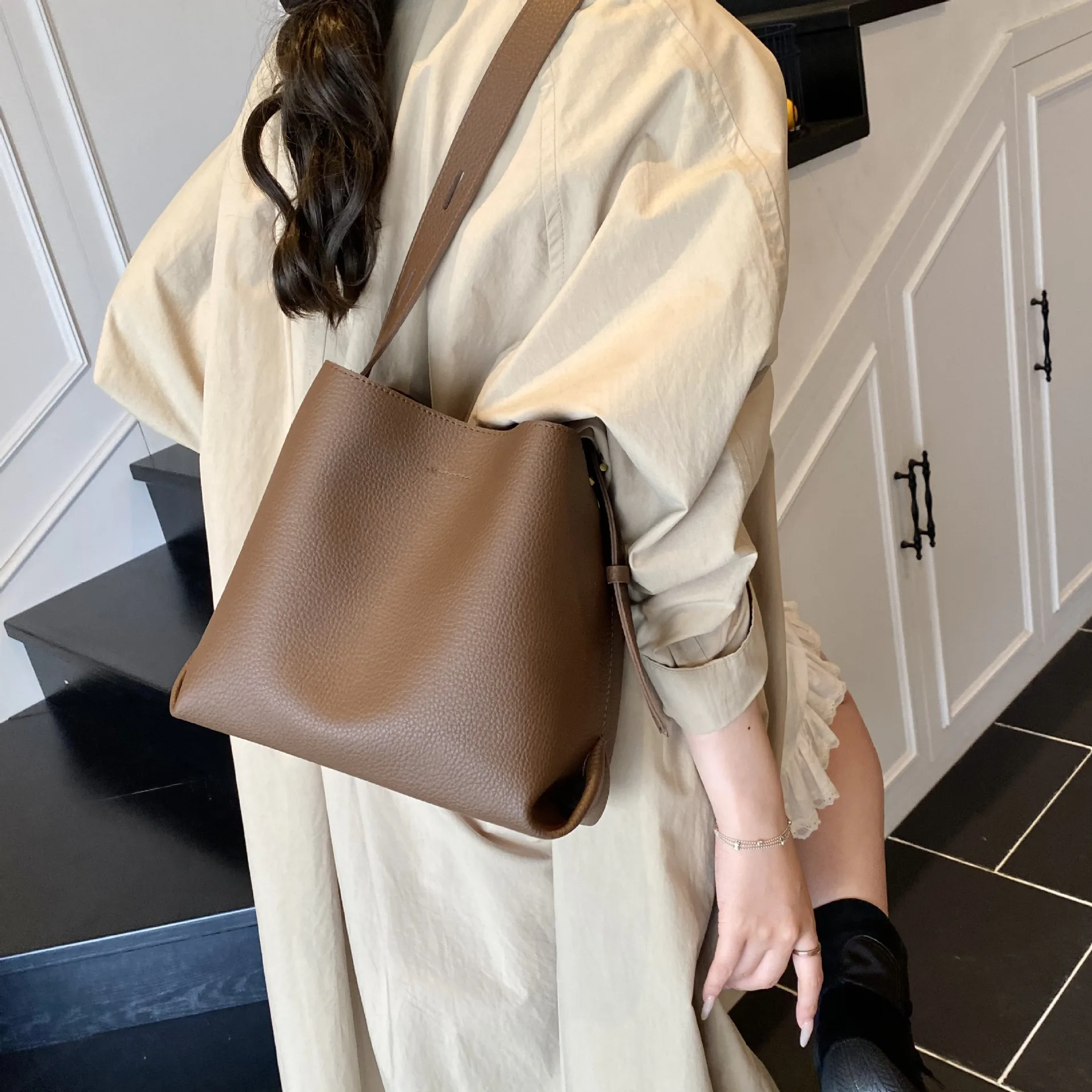 Korean niche lychee pattern PU bucket bag women's bags versatile design sense trendy versatile foreign style shoulder messenger