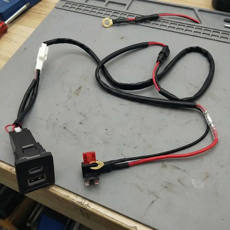 

1 комплект автомобильного зарядного устройства PD QC3.0 с USB-портом для зарядки телефона, адаптер для Multivan T5 2003-2009