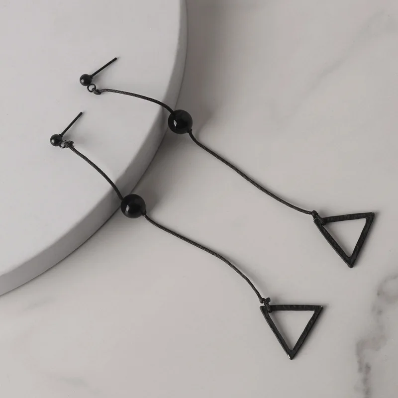 anime cosplay Chainsaw Man bungelen oorbel Hunger Devil Fami Famine Devil Zwarte Driehoekige Lange Oorbellen sieraden fans geschenken