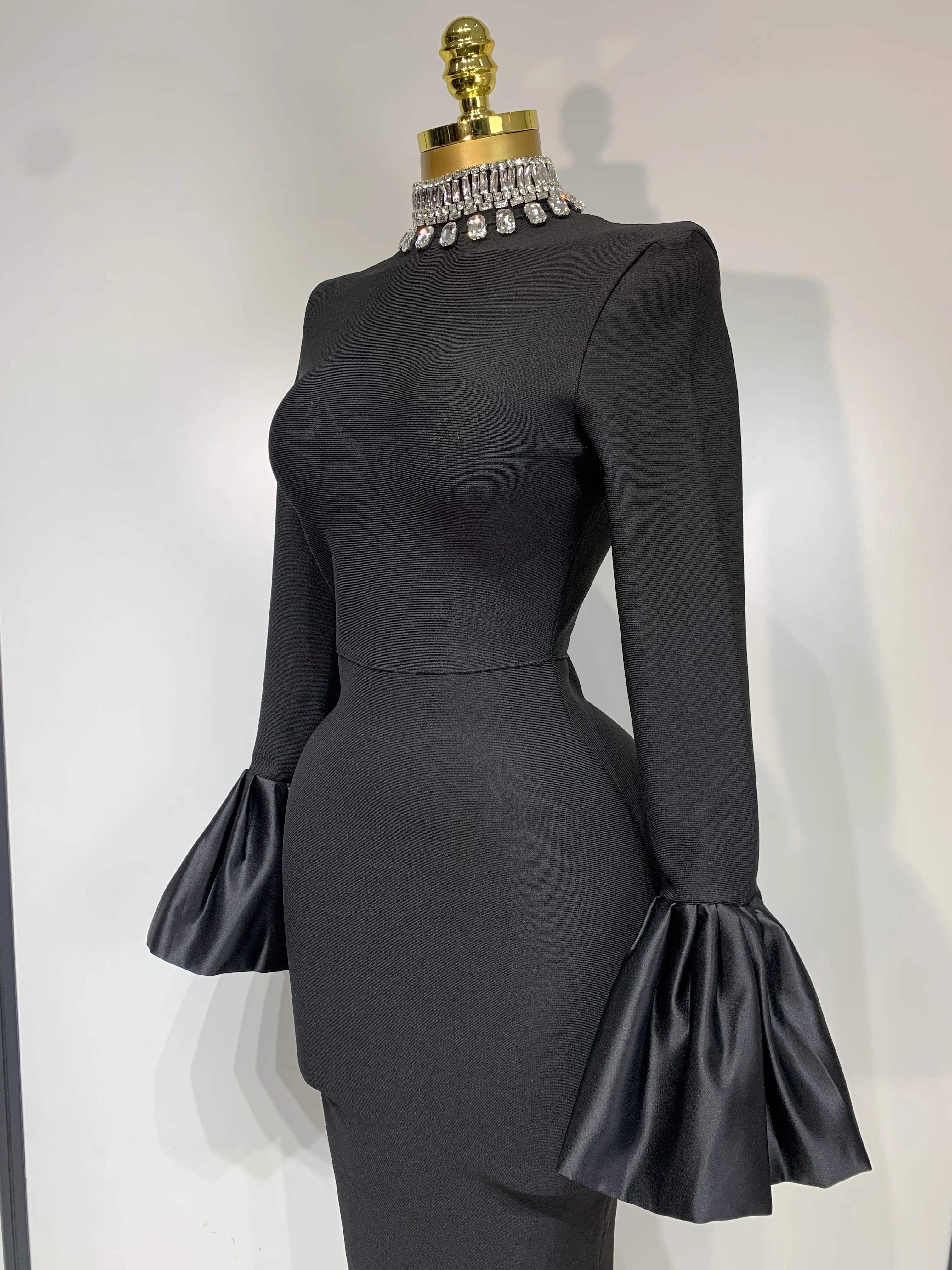 Abito da sera da donna con fasciatura che borda maniche svasate nere Celebrity Abiti da festa di compleanno sexy Shoot Nightclub Outfit тистюм