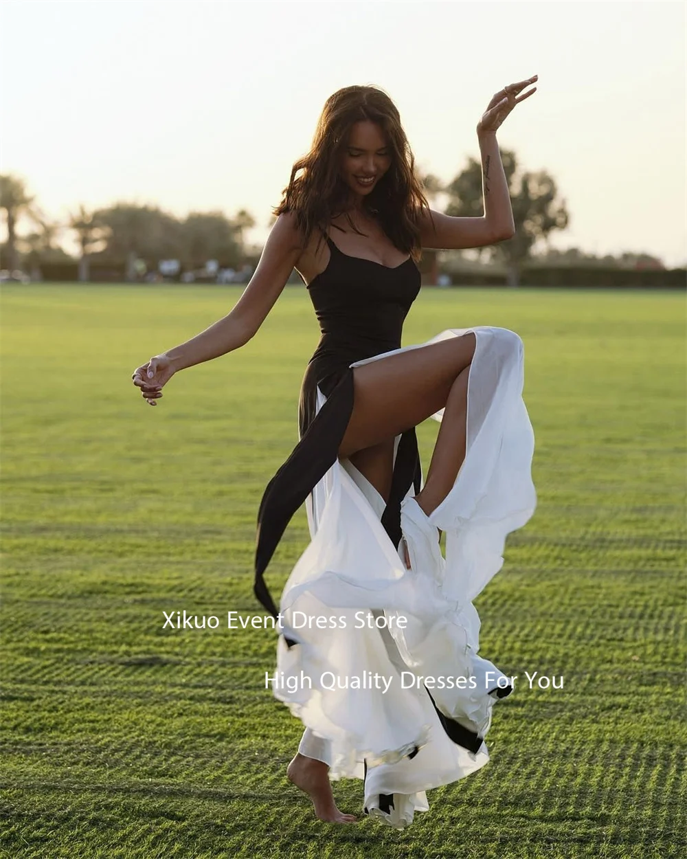 فساتين سهرة عصرية باللونين الأبيض والأسود من Xikuo بحزام سباغيتي على شكل حرف A Abito Cerimonia Donna بفتحة عالية للحفلات الراقصة مخصصة