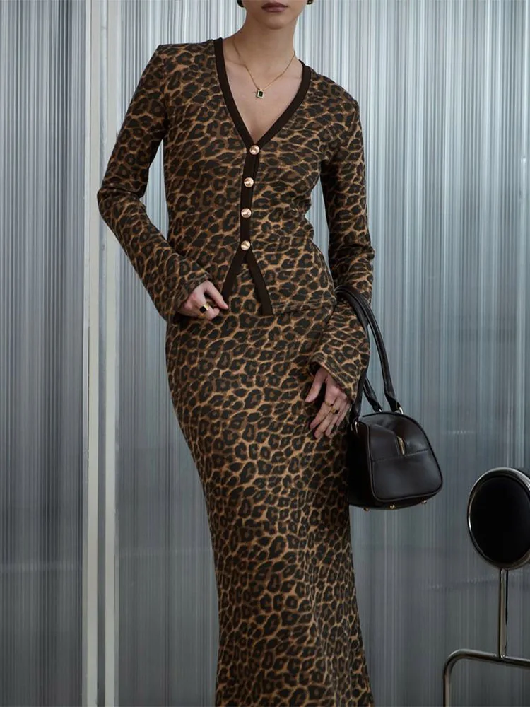 Women's Leopard Print Temperament Suit Sexy V-neck Long-sleeved Cardigan Top Hip-covering Fishtail Skirt Suit 2025 Spring New