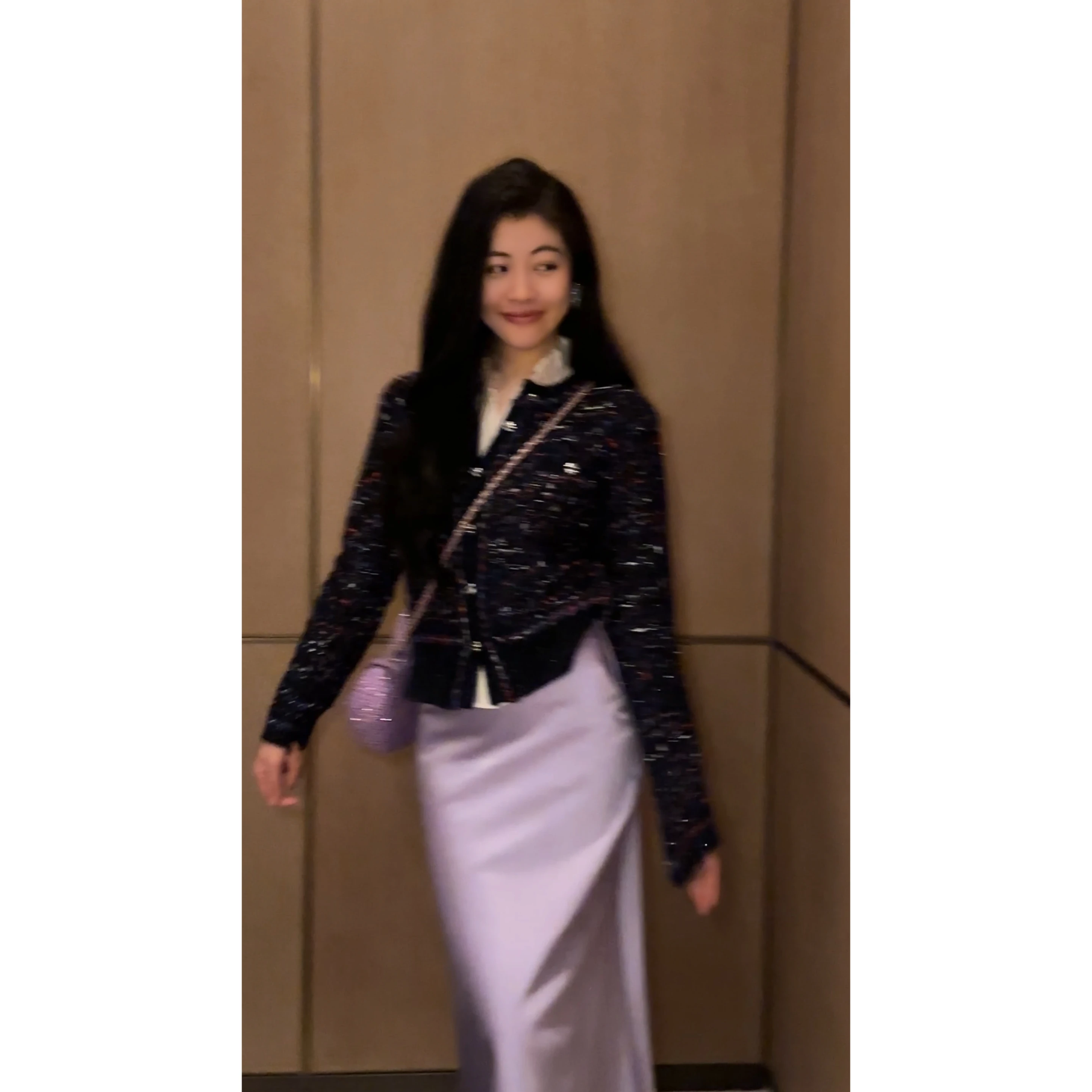 

NCOU Nie Kou Winter 2025 ort Knitted Cardigan Color Tead Weaving Faionable All-Match Design Sense Small Fraance Sle