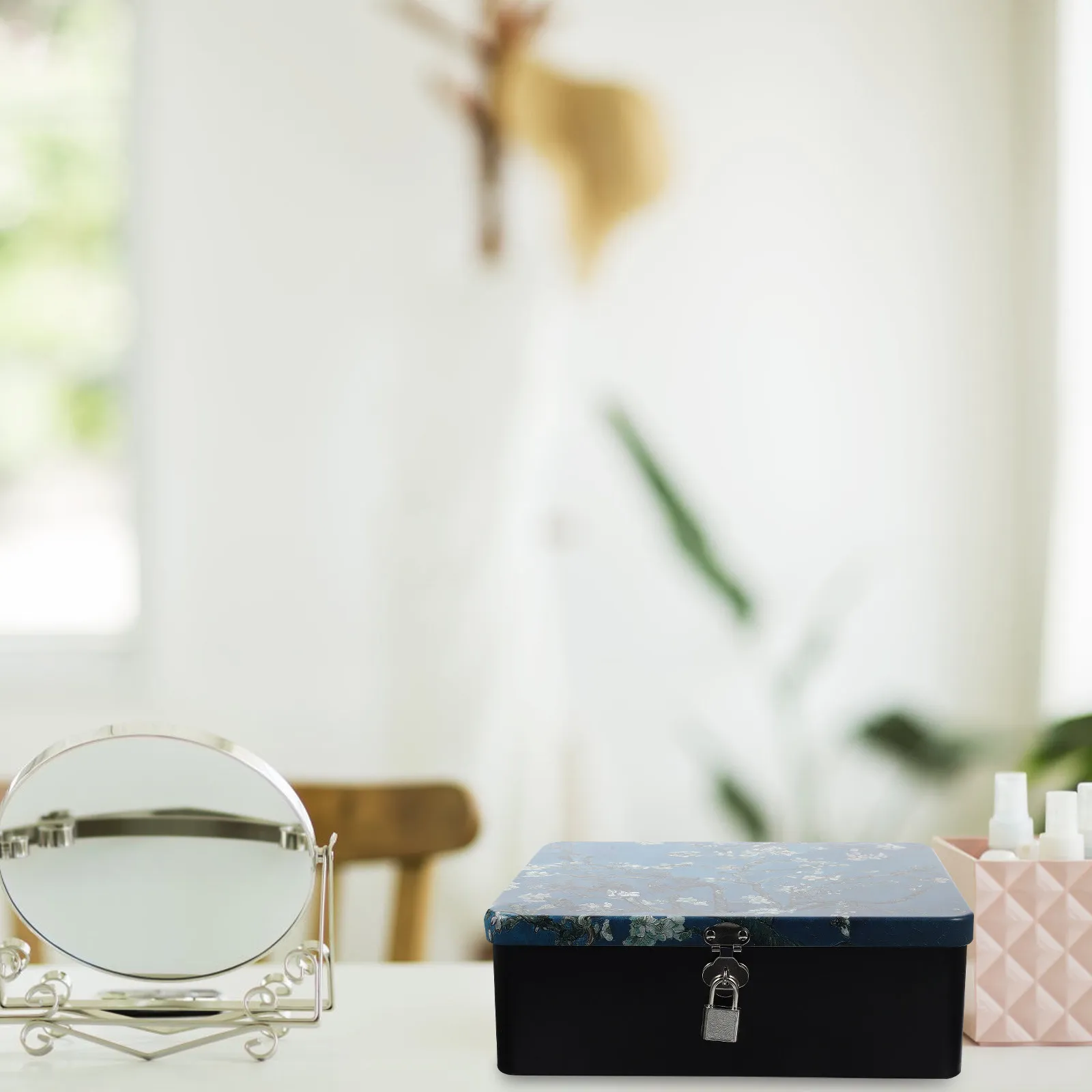 Retro Tinplate Storage Box with Lock Compact Small Jewelry Candy Container for Wedding Anniversary Party Decor