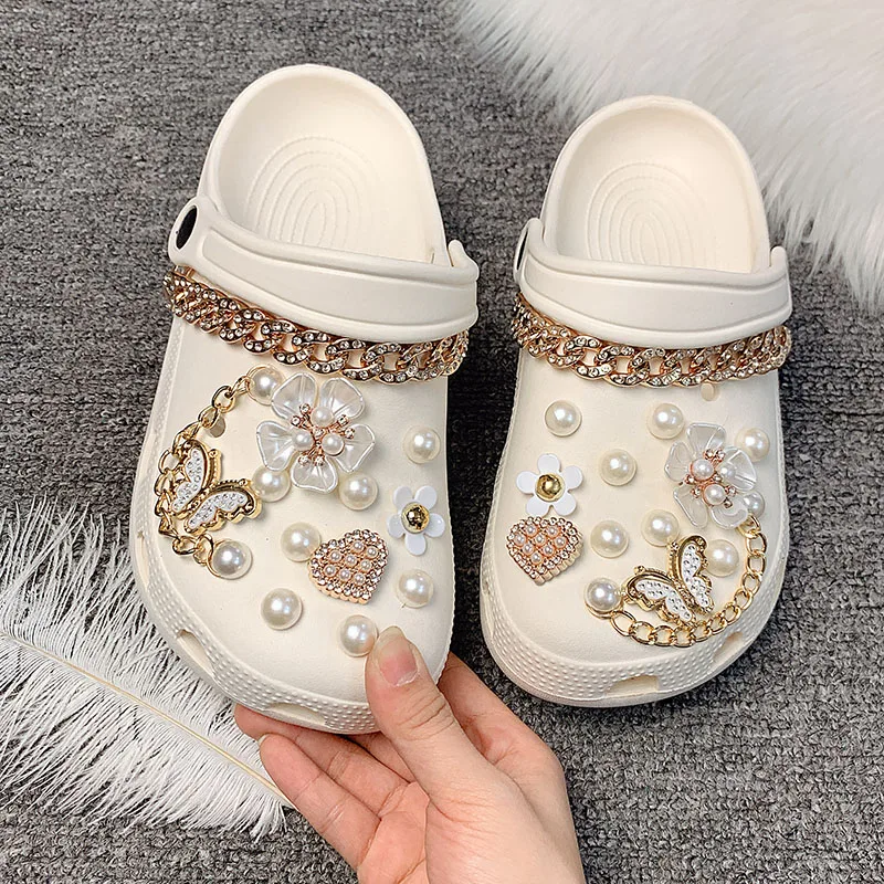 Ciondoli per scarpe coccodrillo fai da te Golden Peach Heart Butterfly Set sandali catene pantofole accessori ragazza decorazione personalizzata regali per feste