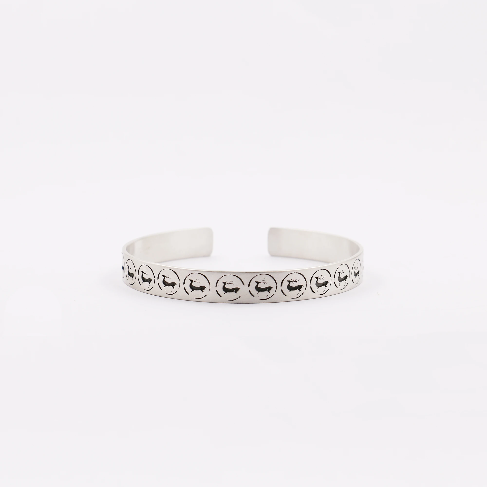 

Мужской браслет-манжета из стерлингового серебра с оленем