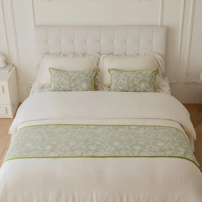 Luxury Vintage Chenille Bed Runner Sage Green Floral Jacquard Soft Bed Scarf  High Quality Texture Bedend Towel and Pillow Cover