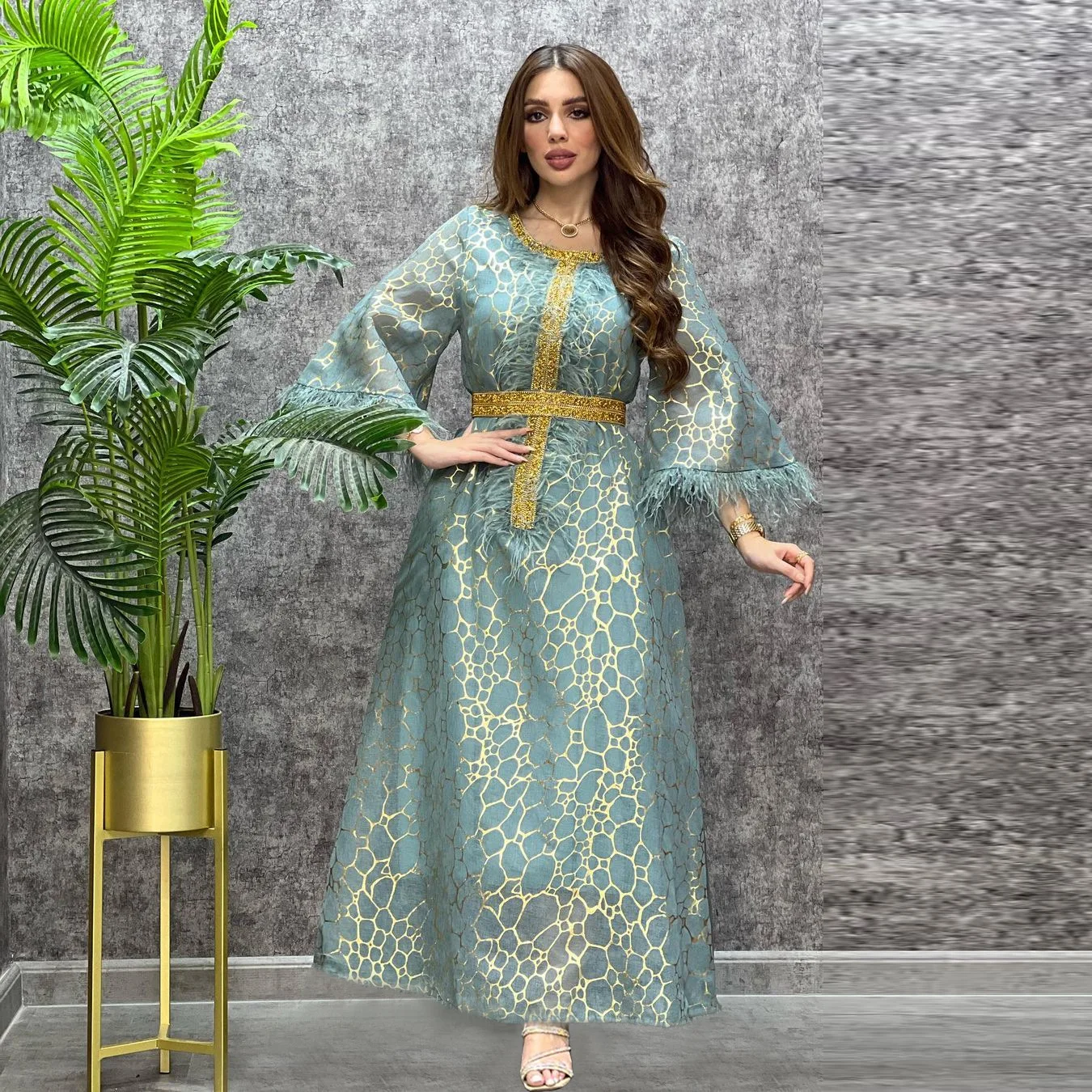 Luxury Diamonds Feather Middle East Arabic Evening Dress Long Sleeves Dubai Gowns Muslim Robe Party Abaya Robe Abaya Autumn