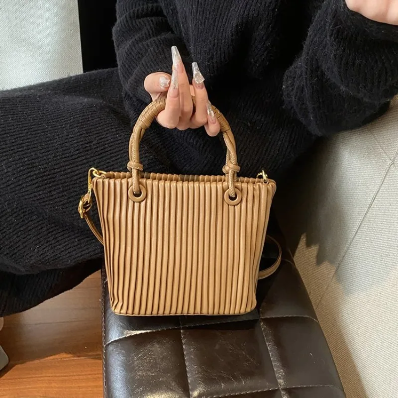 

Fashionable Vintage Diaper Bags For Women Designer Leather Shoulder Bag Elegant Minimalist Large Capacity Luxury Classic