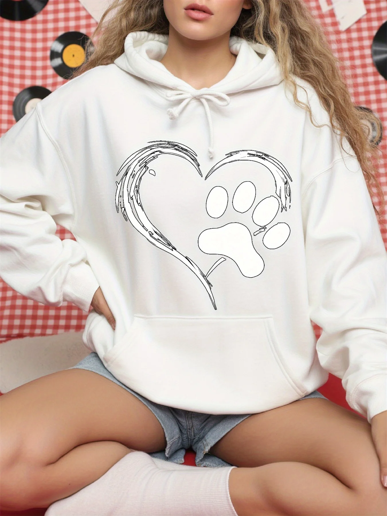 Women's Autumn and Winter Loose Casual Heart-shaped and Claw Print Design Children Long Sleeved Hoodie and Hooded Sweatshirt