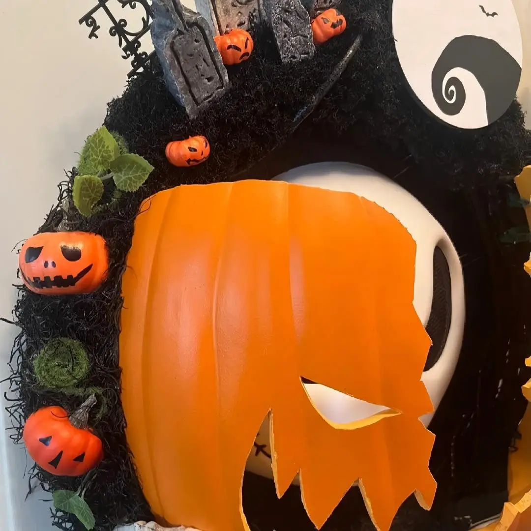 Magical and Mystical Halloween Pumpkin Wreath - Unisex Halloween-Themed Pattern for Boys, Girls, Men & Women