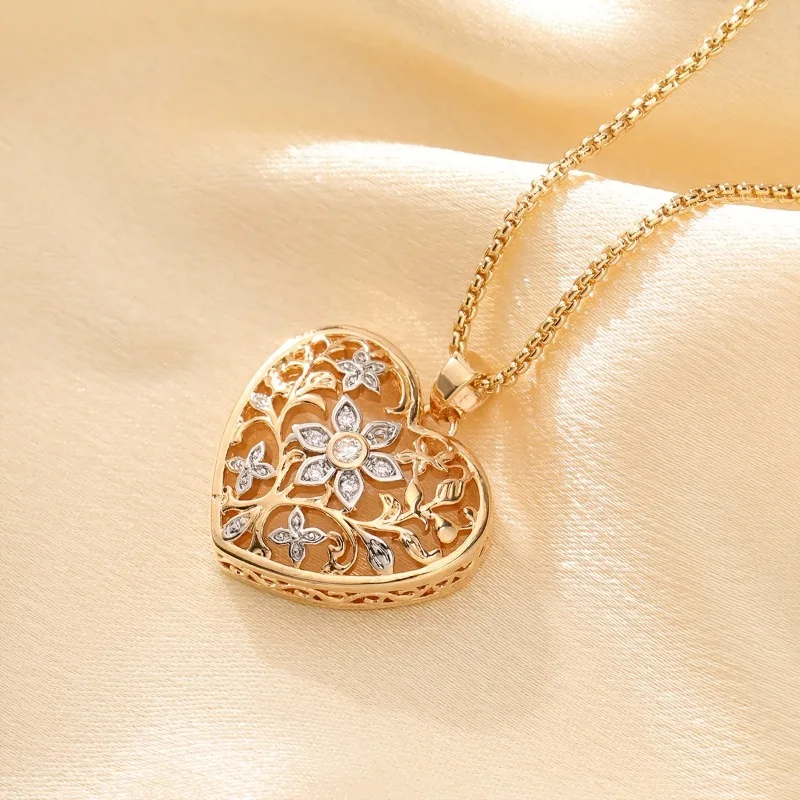 Vintage Elegant Necklace with Synthetic Cubic Zirconia Inlay Hollow Carved Heart Pendant for Women Daily Travel Party Accessory