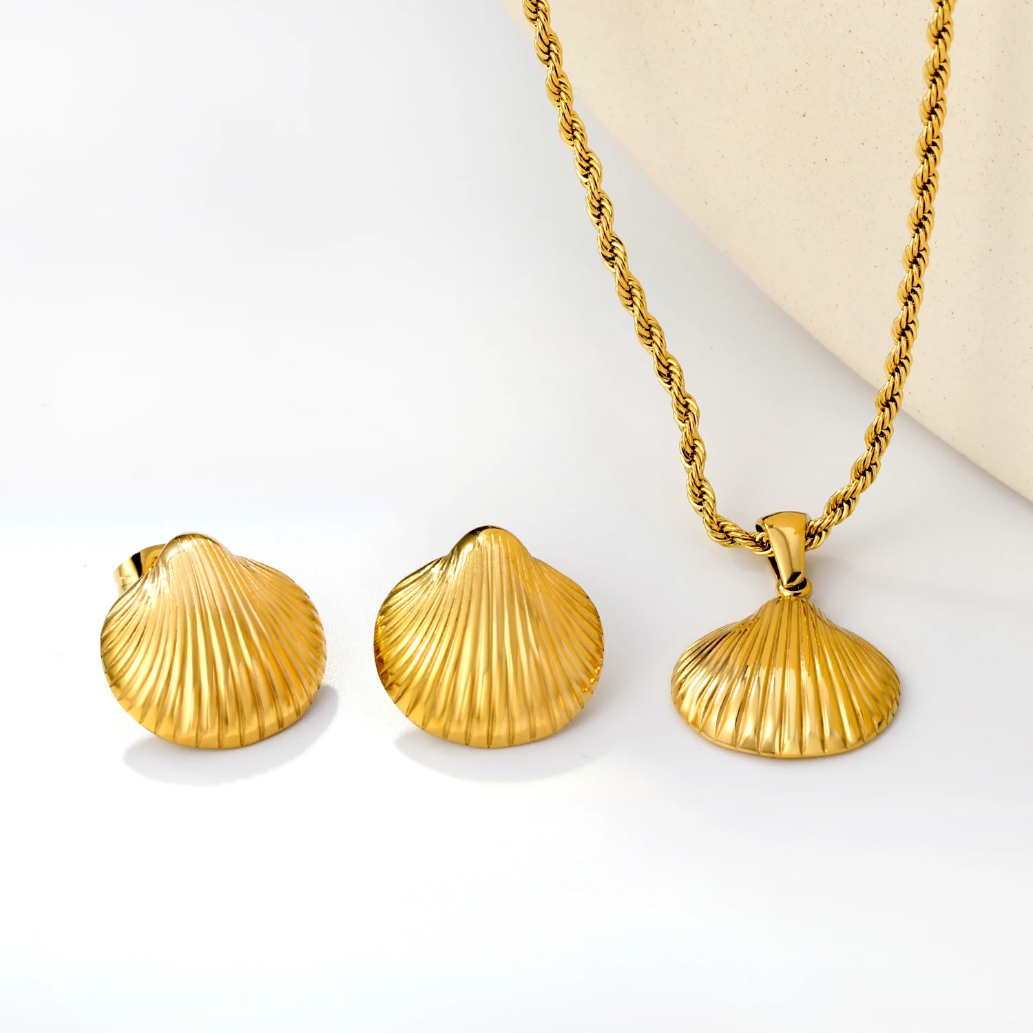 

LUXUKISSKIDS Bohemia Summer Beach Style Texture Shell Pendant Twist Chains Necklace Chunky Gold Plated Jewelry Set for Holiday