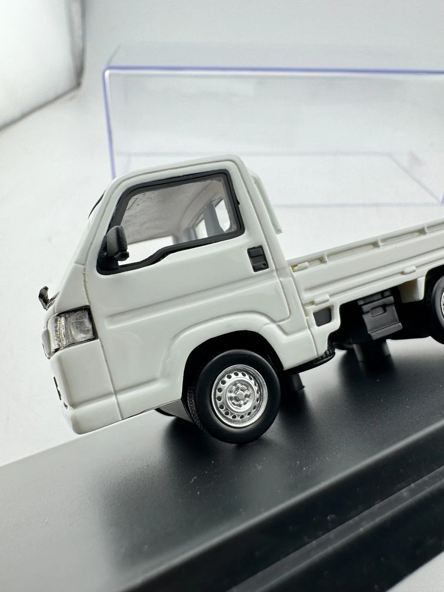 

Модель автомобиля ACTY из смолы в масштабе 1/43, серия Flaws Explosion Window HI Story