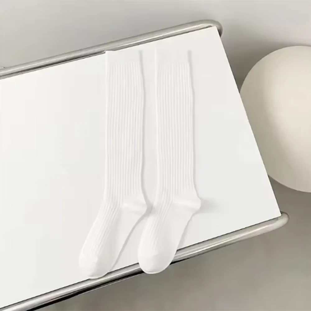 Neue Damenstrümpfe, Frühjahrstrends, lässiger, preppy-Stil, knielange Socken, hochwertige Baumwolle, einfarbig, lange Socken, bequem. – Detail 5
