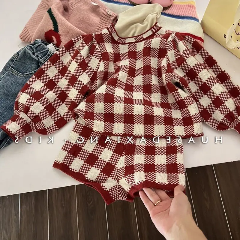 

Korean Version of Girls' 2025 Autumn New Sweet Red Checkered Lantern Sleeve Sweater, Children's Checkered Top Shorts