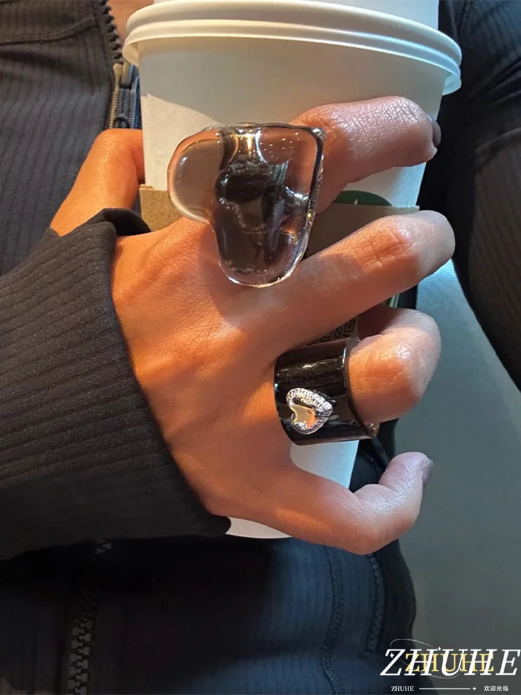 

Fashion Heart-shaped Jewelry Accessories, Unique Design Ring for Women, Trendy Statement Piece for Ladies’ Daily Wear