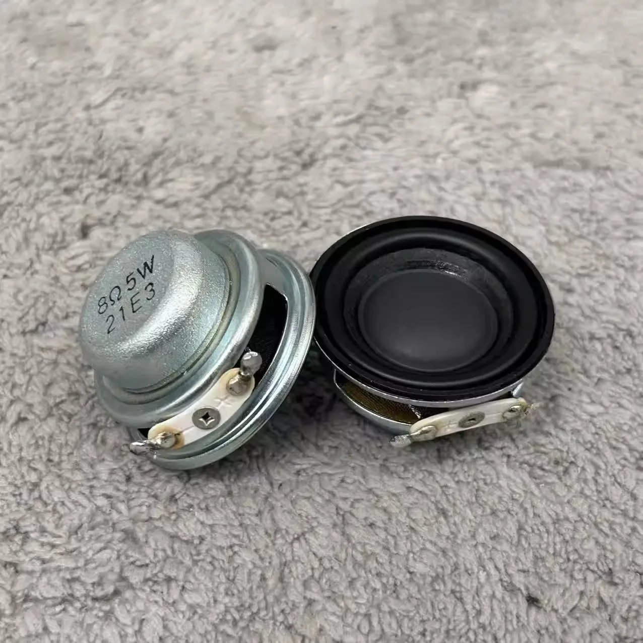 2 Stück GHXAMP 36mm Projektor-Ersatzlautsprecher 5W 8 Ohm Vollbereichs-Basslautsprecher für P1 P2 C6 G7 E8 E9 Modelle