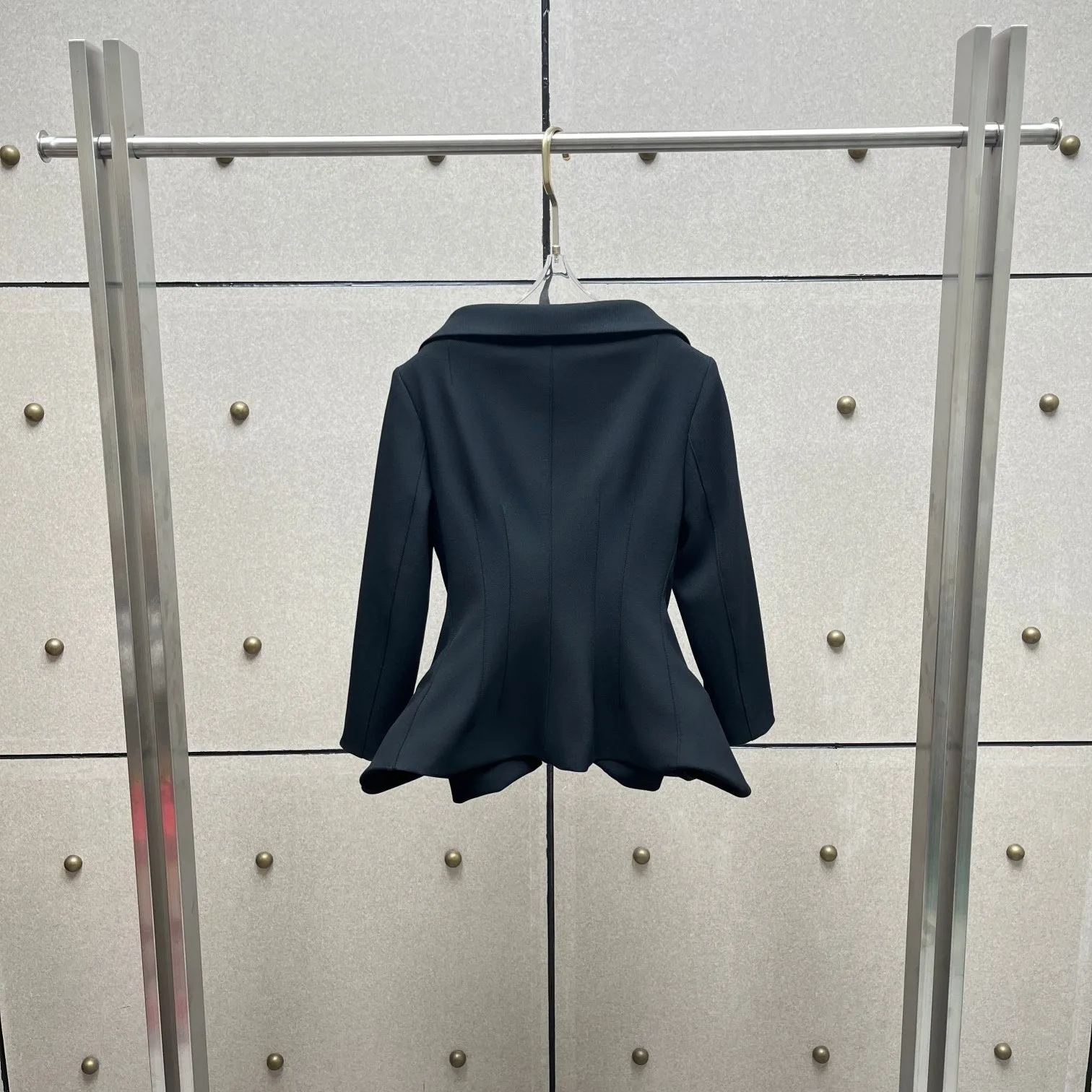 2026 Structured Wide-Lapel Cinched Waist Blazer – Tailored Peplum Suit Jacket with Flap Pockets in Black & Heather Grey