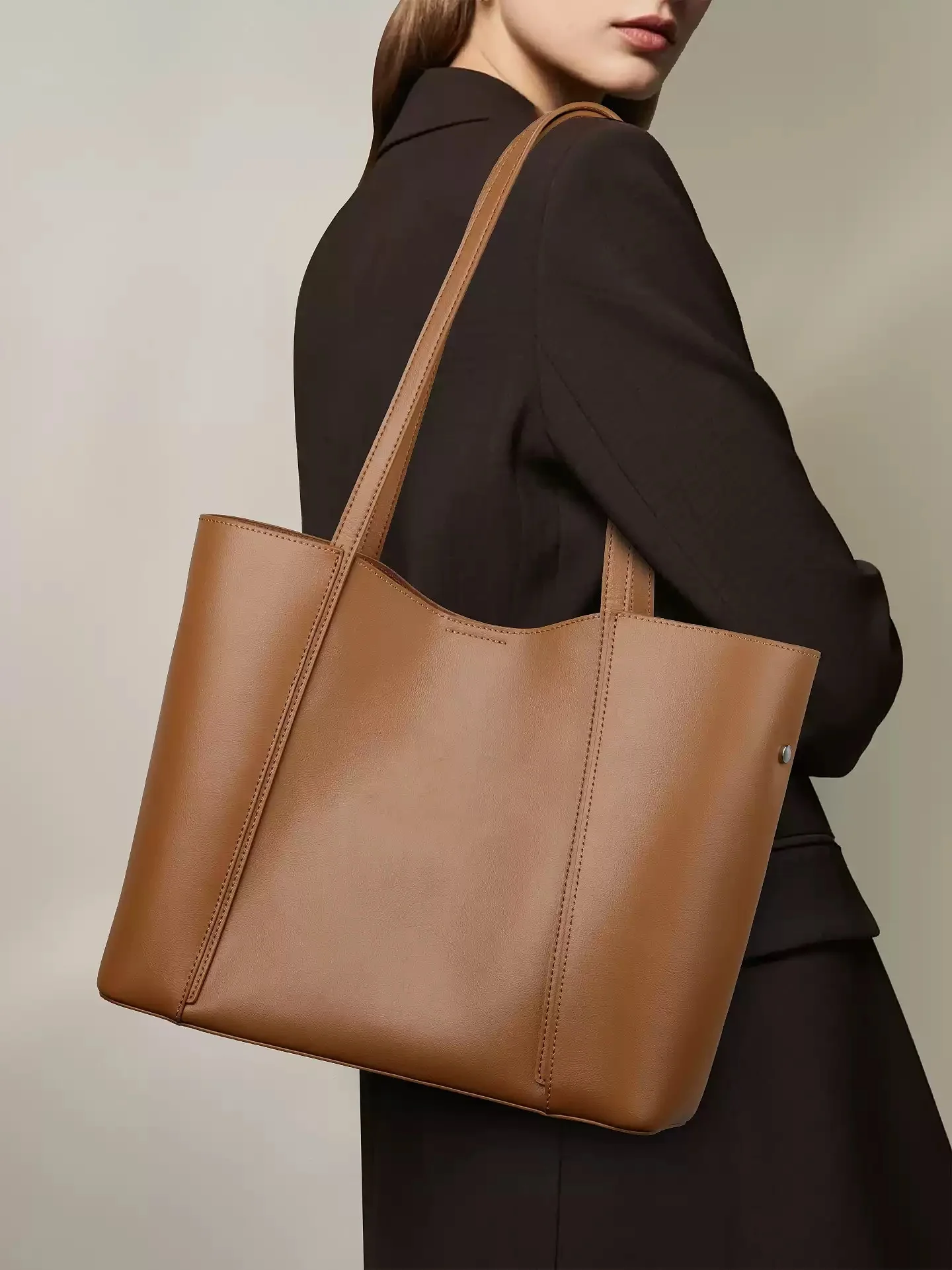 

New leather tote bag for women, large capacity, high-end feel, single-shoulder bag for work and commuting, fashionable large bag