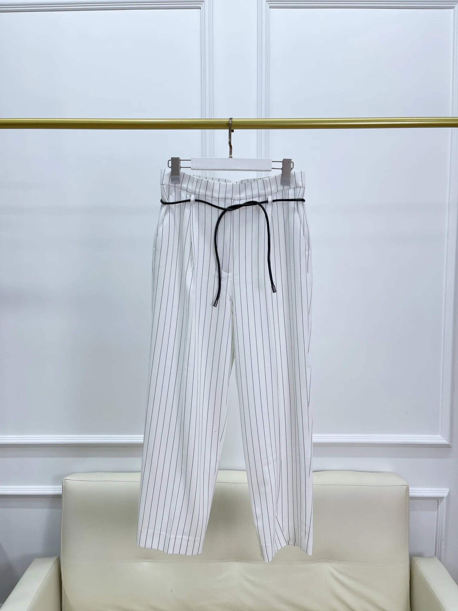 

2024 Spring New Women's Pants Pinstripe Leather Belt Design Model Casual Suit Pants Fashion Slim Trousers Women